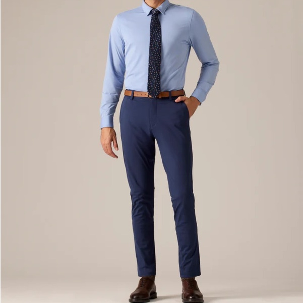 Rhône Men’s Slim Commuter Pant in True Navy
28”